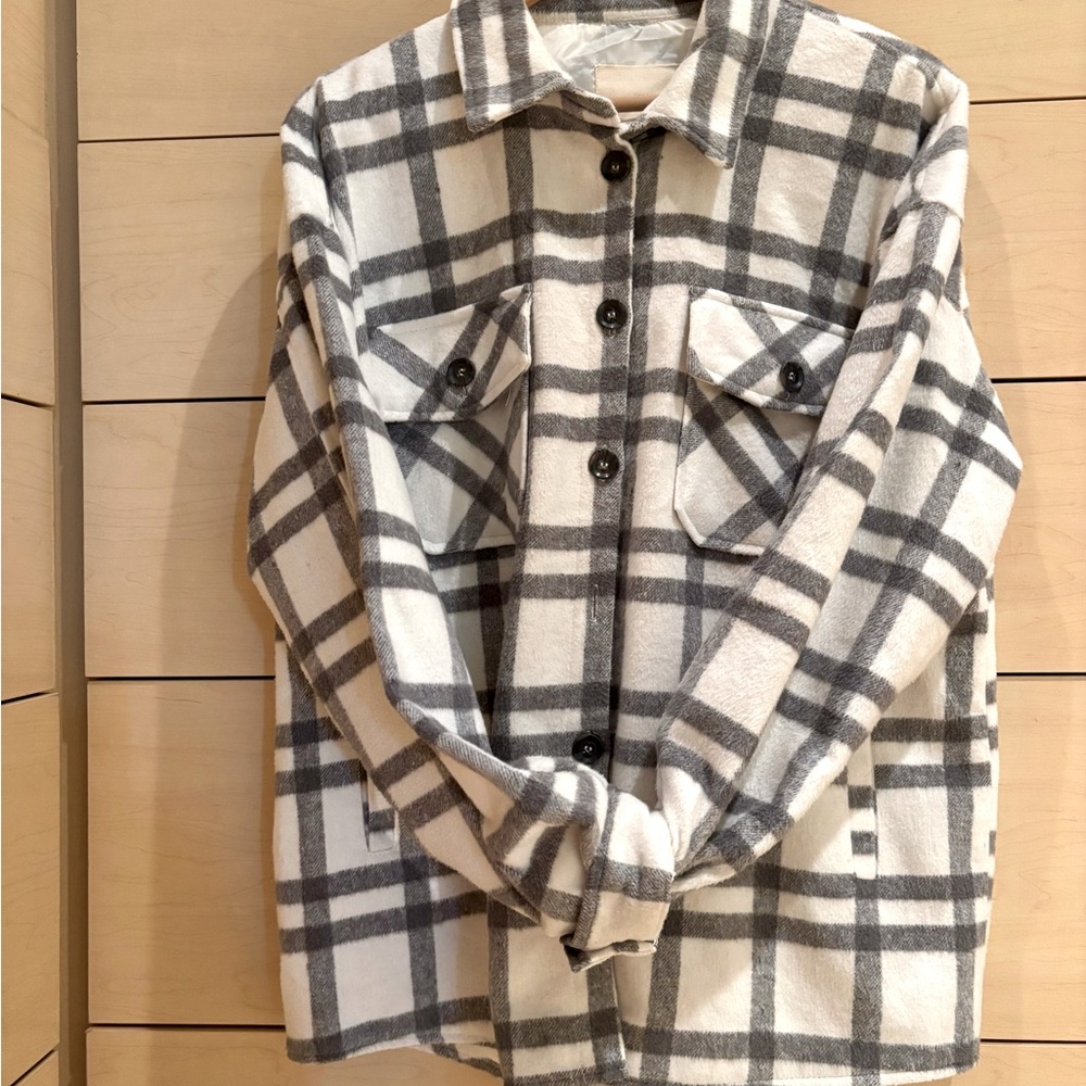 Thread & Supply Gray and White Plaid Shirt jacket / shacket - Never worn